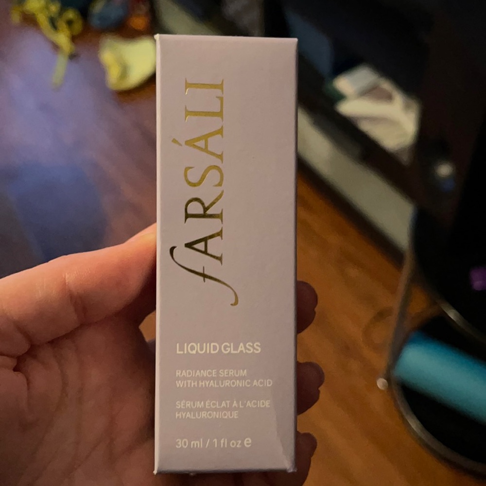 Farsali liquid glass